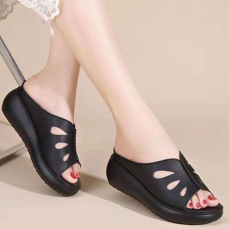Mid-heel Outdoor Hollow Women's Slippers For Middle-aged Women